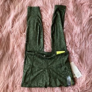 Contour Power Waist Performance Legging